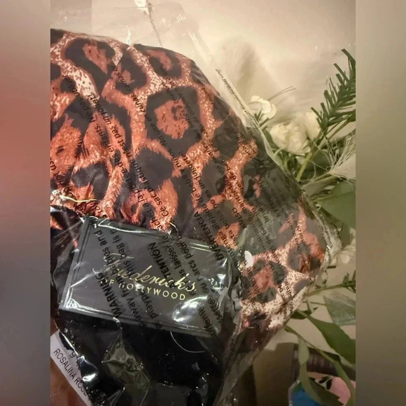 NWT Frederick's of Hollywood Rosalina Rose Cami/Short Set in Leopard Print - Picture 6 of 7